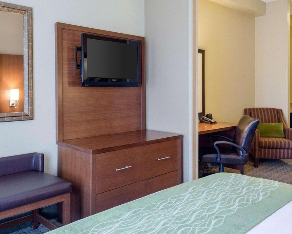 סטארקוויל Comfort Suites מראה חיצוני תמונה