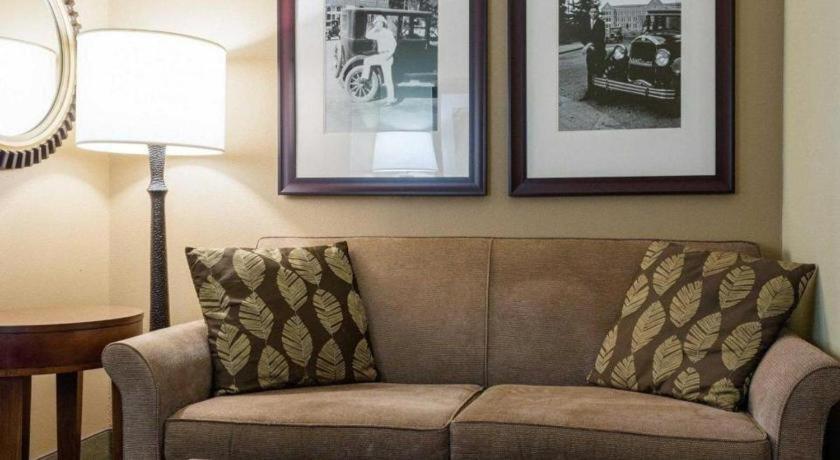 סטארקוויל Comfort Suites מראה חיצוני תמונה