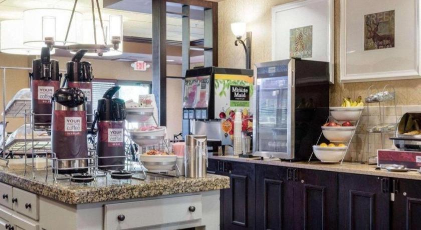 סטארקוויל Comfort Suites מראה חיצוני תמונה